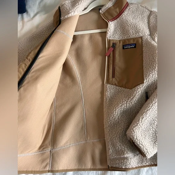 Patagonia Women's Classic Retro-X® Fleece Jacket - Picture 2 of 8